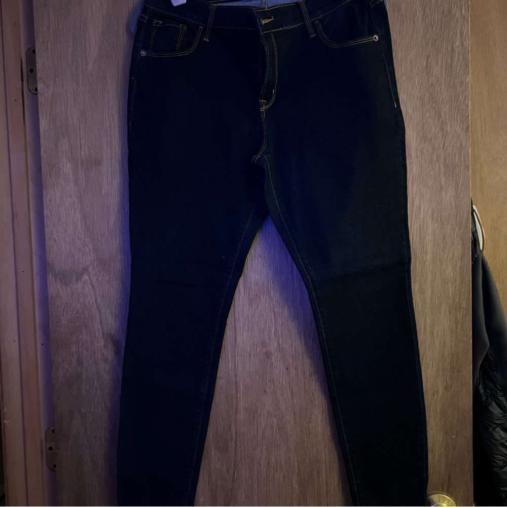 Like new jeans size12 short mid rise